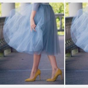 Blue knee length tulle skirt